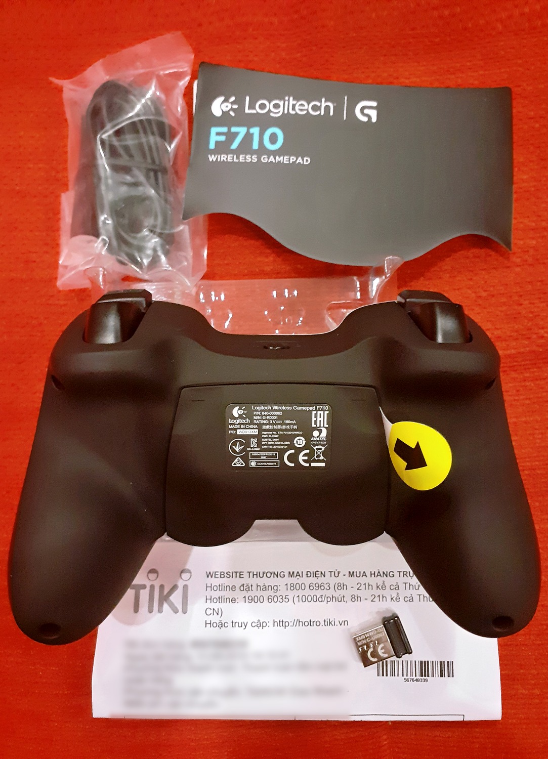 Tiki Trading giao hàng rất nhanh, sản phẩm mới nguyên hộp, chính hãng Logitech, tay game cầm rất chắc tay, nút bấm nhạy, chơi sướng hơn tay game có dây nhiều.

      Tìm được 1 nhà bán hàng online uy tín để yên tâm mua hàng đã khó, mà tìm được 1 nhà bán hàng online uy tín và chế độ hậu mãi chu đáo, bảo vệ quyền lợi cho khách hàng càng khó hơn. Cảm ơn Tiki.vn đã mang đến cho tôi cả 2 sự yên tâm nói trên. Vừa qua tôi gặp vài sự cố khi mua hàng nhưng đã được các nhân viên tổng đài chăm sóc khách hàng 19006035 và bộ phận giải quyết khiếu nại của Tiki hỗ trợ tối đa, giải quyết mọi việc tốt đẹp, thấu tình đạt lý. 

     Một lần nữa cảm ơn Tiki.vn. Kính chúc Tiki.vn ngày một phát triển lớn mạnh và mãi giữ trọn niềm tin yêu của khách hàng./.