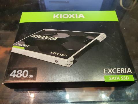 Ổ cứng mới, rất nhẹ; lắp vào máy nhận ngay. Nhãn ghi Made in China. Tốc độ chép files chấp nhận được. Tikinow giao hàng đúng hẹn, bạn shipper rất nhã nhặn và dễ chịu. Ổ cứng mới, rất nhẹ; lắp vào máy nhận ngay. Nhãn ghi Made in China. Tốc độ chép files chấp nhận được. Tikinow giao hàng đúng hẹn, bạn shipper rất nhã nhặn và dễ chịu.