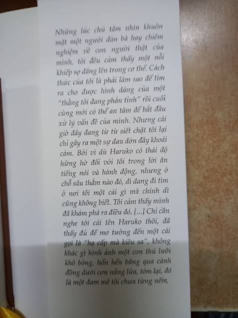 Sách trình bày đẹp; chữ in rõ . Đặc biệt có ảnh chân dung cùng đôi nét về cuộc đời của ông. Thích nhất truyện "Mối tình của vị cao tăng chùa Shiga". Theo mình nghĩ tác phẩm "Kim Các Tự" là hay nhất. Cuốn sách này nên mua vì nó bổ sung tuyệt vời cho quan niệm Cái Đẹp của ông. Sách trình bày đẹp; chữ in rõ . Đặc biệt có ảnh chân dung cùng đôi nét về cuộc đời của ông. Thích nhất truyện "Mối tình của vị cao tăng chùa Shiga". Theo mình nghĩ tác phẩm "Kim Các Tự" là hay nhất. Cuốn sách này nên mua vì nó bổ sung tuyệt vời cho quan niệm Cái Đẹp của ông.