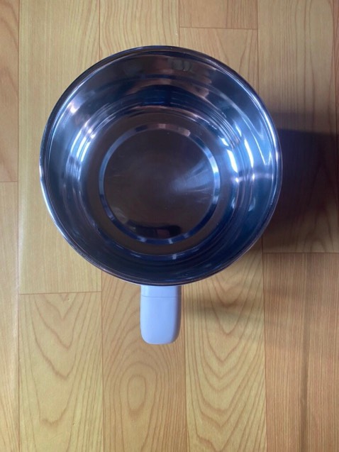 Thiết kế đẹp, nồi dễ vệ sinh nhá, có chống nước chống nóng cực ok, lòng nồi bóng loáng sáng quá là sáng. Cảm ơn shop