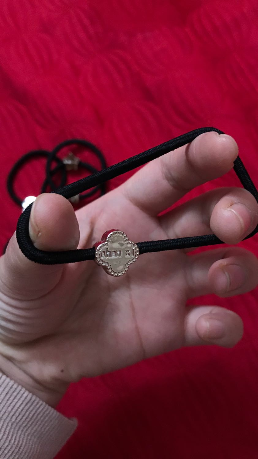 Dây chắc chắn, nhiều mẫu mã. Nchung ok. Buộc chơi chơi ở nhà thoải mái