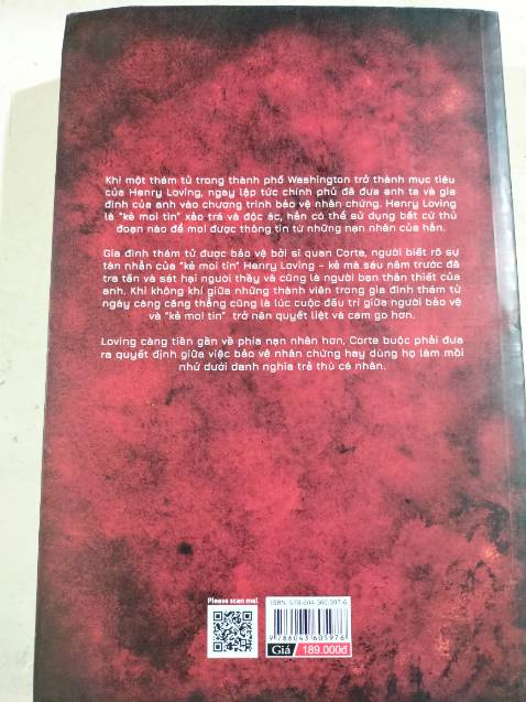 Lá bài chủ- Jeffery Deaver
Mình đã từng đọc sách rất nhiều của tác giả trinh thám người Mỹ. Quyển sách rất dày hơn 600 trang phải đọc từng chương. 
Mình mới nhận sách này chiều ngày hôm qua thứ bảy trời mưa ☔ và gió lạnh ở Tuy Hòa Phú Yên.
Nên mình trích đoạn sách: 
Tháng Sáu, 2004 Luật chơi.
Tháng Chín, 2010 Thứ Bảy. Mục đích của trò chơi là đột nhập và chiếm lấy lâu đài của đối thủ hoặc thảm sát Hoàng thân quốc thích của hắn... Những hướng dẫn của trò Board Game Phong Kiến.
