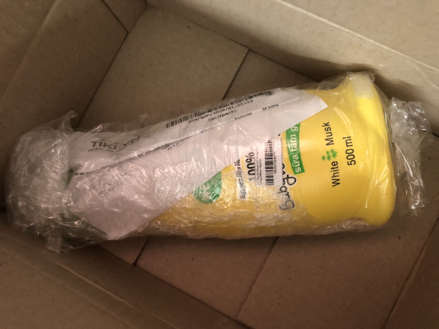 Date mới nhưng nhìn có vẻ cũ và chữ in nhoè. Không biết phải hành thật ko nữa