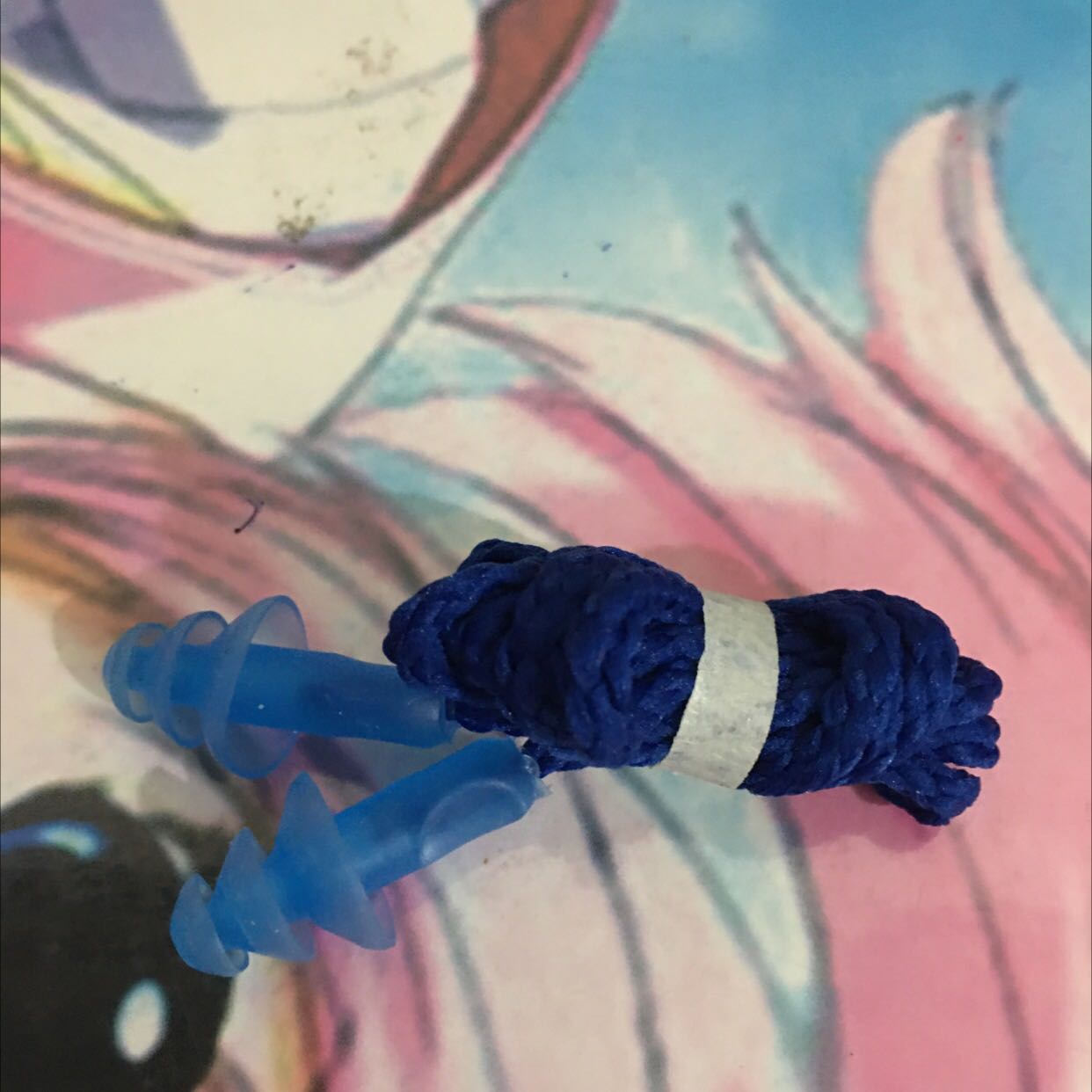 Tiki giao nhanh quá nhanh. 50k 3 cái gói kĩ càng trong từng bọc nhỏ. Về chuyện chống ồn, ko biết mình có nhét sai cách ko nhưng mà cũng ko bớt ồn mấy @@