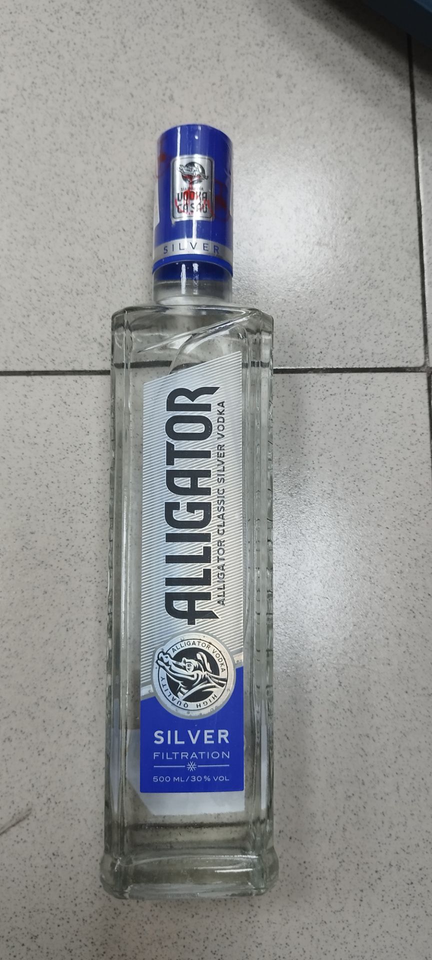 Giao hàng rất nhanh, chưa tới 2 tiếng đã nhận được, 500 ml, nồng độ cồn 30%