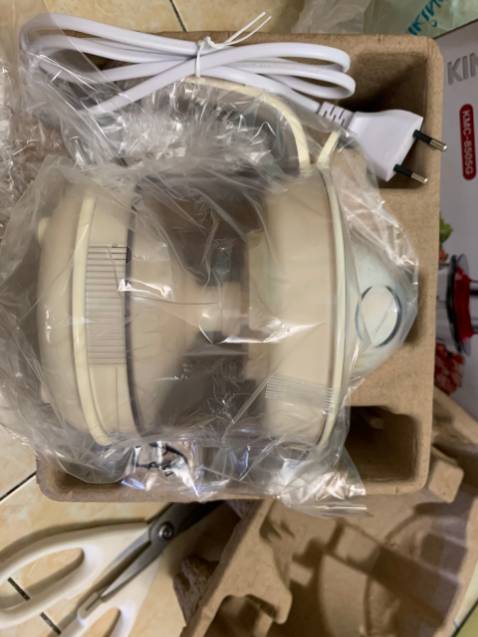 Tạm thời khui hộp ra , bên trong đóng gói kỹ càng , chưa sử dụng sf nên chưa chắc chắn để nói bất cứ điều gì .