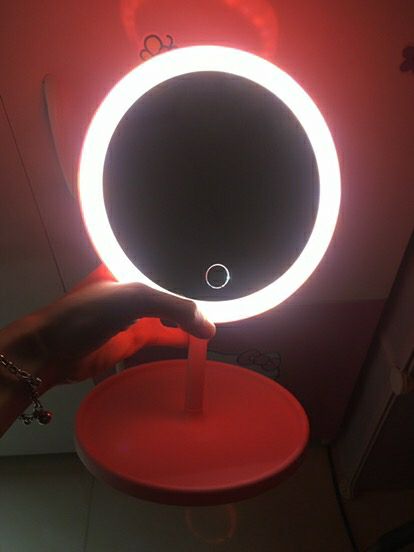 gưing đẹp xuất sắc luôn ạ. có đèn tối bật lên vẫn soi đc. hàng chính hãng có khác, đẹp chắc chắn