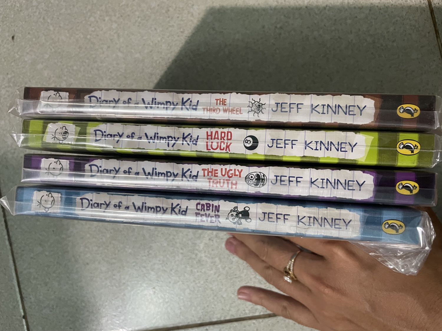 Sách được đóng gói kĩ càng shop quá đỗi cute. Hàng được giao nhanh bất ngờ tất cả dịch vụ đều tốt iuiu shop nhiều ạ😍😍 Sách được đóng gói kĩ càng shop quá đỗi cute. Hàng được giao nhanh bất ngờ tất cả dịch vụ đều tốt iuiu shop nhiều ạ😍😍