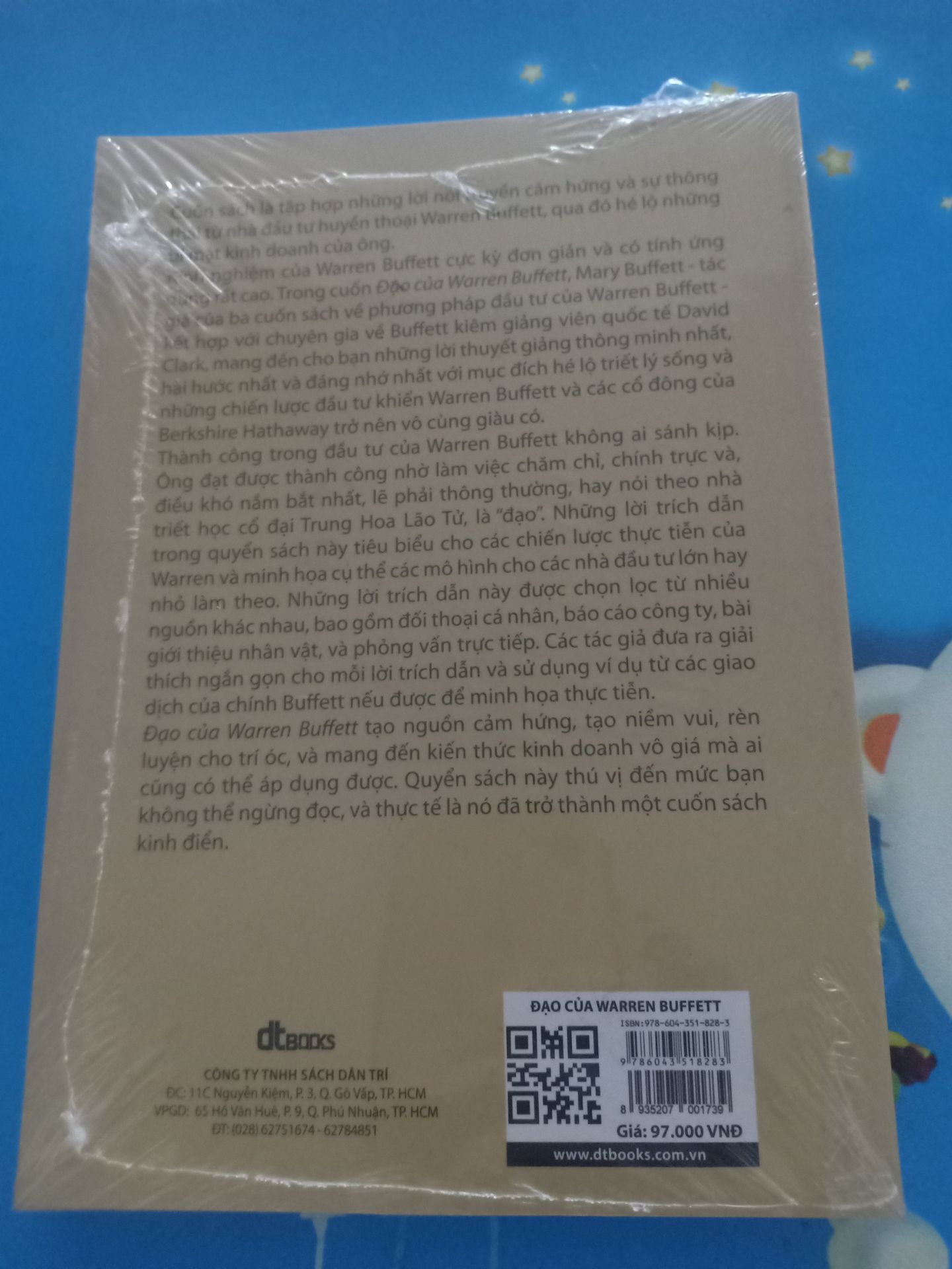 Sách đẹp, giao hàng nhanh, chưa đọc nên chưa biết nội dung thế nào nhưng shop bán hàng có tâm lắm nha mọi người, nên mua.