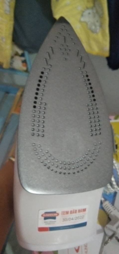 Giao hàng nhanh.
bề mặt là bị nứt gãy ở đầu nhọn, 2 bên bị bong tróc.
Hơi nước phun để lại vết nước nhiều.
yêu cầu đổi hàng.
Nghi không phải hàng chính hãng