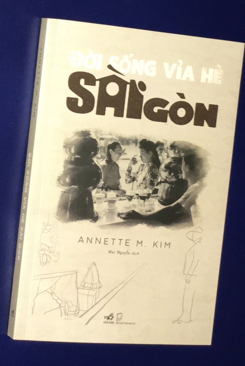 Mua sách trên TIKI rất yên tâm và hài lòng. Nếu (hiếm khi) xảy ra vấn đề khúc mắc, đều đươc giải quyết rốt râo và nhanh chóng...