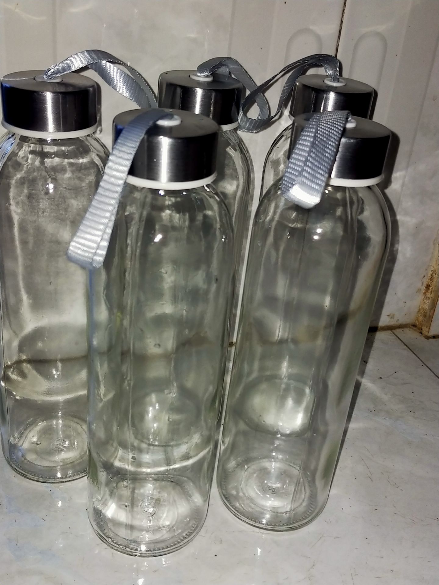 mới nhận được hàng về nên lên đánh giá luôn, gói hàng rất cẩn thận hàng về còn nguyên không bị vỡ ,giao hàng nhiệt tình. nói chung là rất hài lòng về sản phẩm mới giao :))