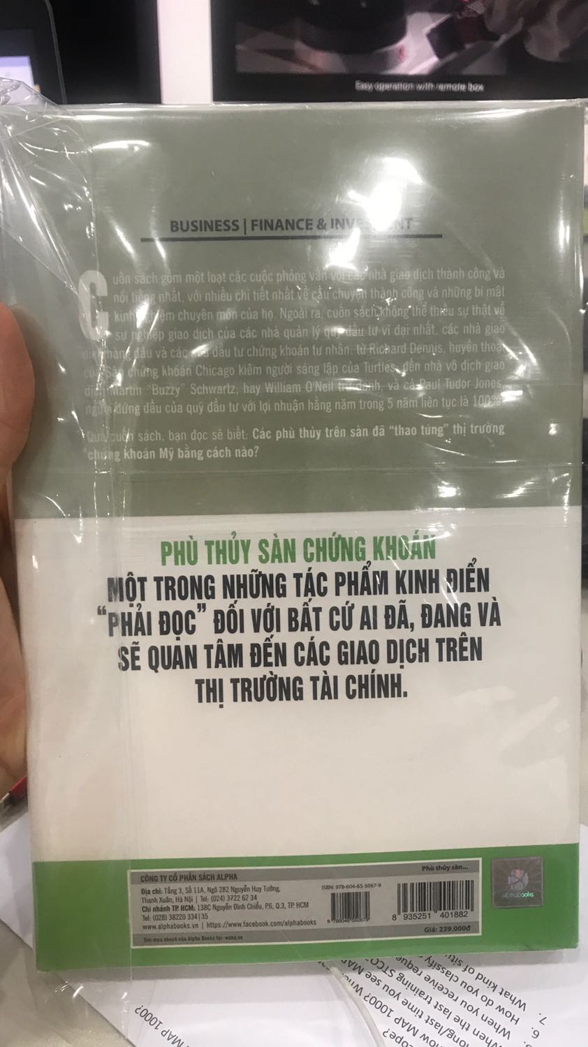 Sách được đóng cẩn thận, nội dung sách khá hay cho người đang tìm hiểu về tài chính và chứng khoán nói riêng