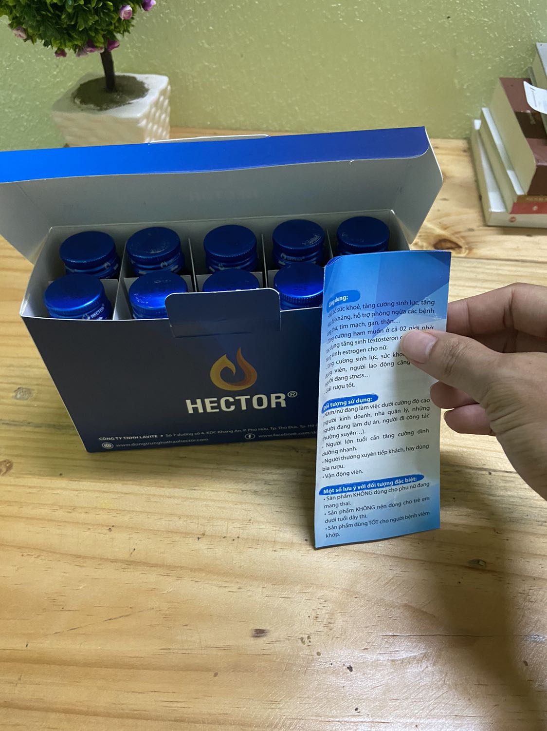 Ba năm nay, Mỗi lần sức khoẻ thấy không ổn mình đều sử dụng Hector sâm để hồi phục, giải rượu cũng rất tốt. Cũng mua làm quà tặng cho ba mẹ vag người thân. Nay có bán trên tiki rồi, giao hàng nhanh, shop tư vấn nhiệt tình, rất tiện lợi