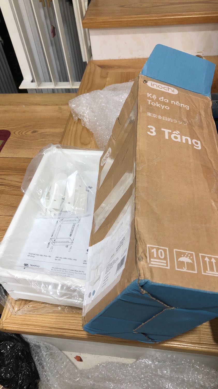 không nhận được sản phẩm kệ Tokyo 2 tầng MÀ thay bằng 1 kệ gấp giá rẻ hơn, trong khi tôi đặt 2 kệ gấp và 1 sản phẩm này, đề nghị Tiki cho đổi hàng đúng như hàng đã được đặt, còn những hàng khác thì đúng. Hàng chất lương tốt nhưng ship sai hàng nên chỉ cho 2 sao thôi