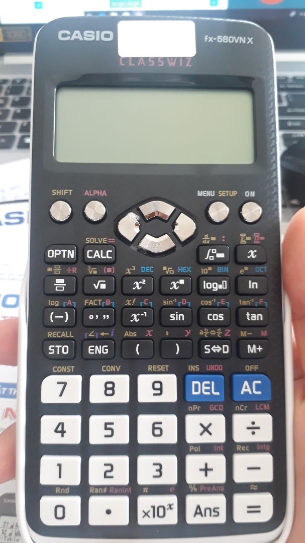 giao hàng nhanh, máy ko trầy xước có bảo hành đầy đủ máy lên oke luôn còn đc tặng kèm 2 cây bút