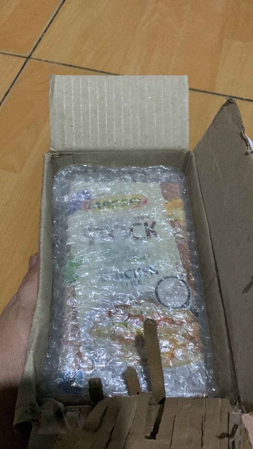 Hàng chính hãng, giao hàng nhanh hơn dự kiến đặt tối hôm qua mà sáng hôm sau đã có hàng. Đóng gói  kỹ, sạch sẽ. Mua trong đợt khuyến mãi nên được tặng hộp nước cốt gà. Cảm ơn Shop!