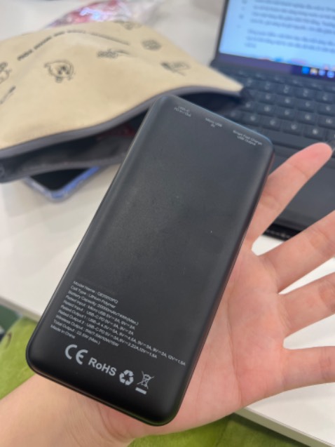 Cầm khá nặng nhen 
Pin sạc ổn nhém
Wireless tui sạc ip từ 60% lên 97% trong 1 tiếng 15p á