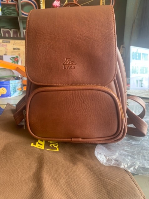 Chất liệu da rất ok, kiểu dáng đẹp mà giá cả rất tốt. Giao hàng nhanh, shop chăm sóc khách hàng tận tình. Sẽ ủng hộ dài lâu ạ🥰🥰🥰🥰 Chất liệu da rất ok, kiểu dáng đẹp mà giá cả rất tốt. Giao hàng nhanh, shop chăm sóc khách hàng tận tình. Sẽ ủng hộ dài lâu ạ🥰🥰🥰🥰