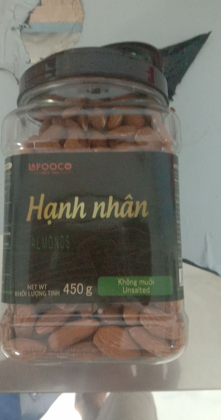 Giao hàng nhanh, hạnh nhân không bể vụn.