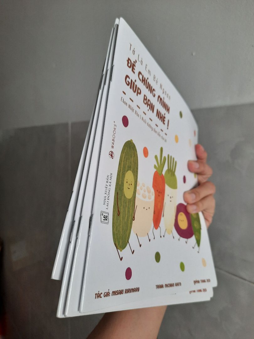 Sách chất lượng giấy bóng tốt, màu sắc đẹp, lại thêm mua được giá sale nữa. Combo sách này rất bổ ích cho các em bé nhỏ ???