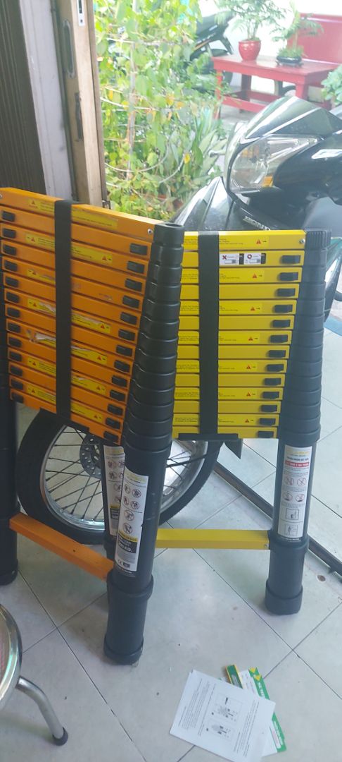 thang này rất mỏng,yếu cong vẹo khi leo mọi người cân nhắc khi mua trên tiki.khác với mấy thang sumika mua mấy lần trước!