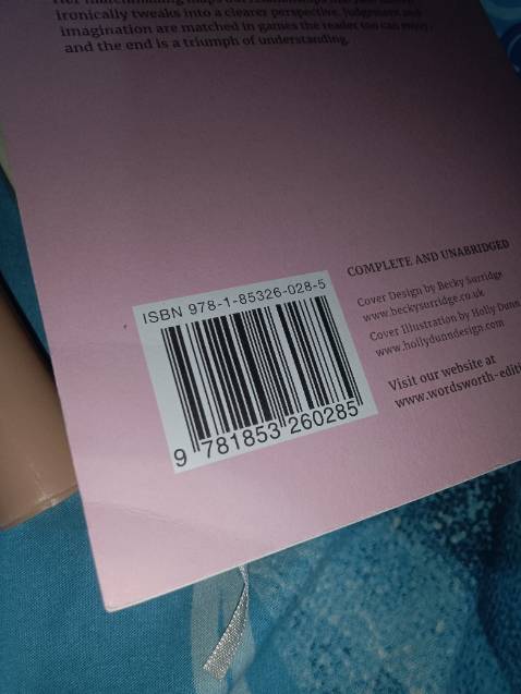 xinh lắm , bìa chất hơi lạ:))) với móp xíu thh