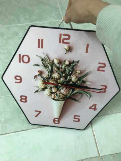 Đồng hồ đẹp giống quãng cáo nhung có điều dây treo ngắn quá phải nối vô thêm mới giống mẫu Đồng hồ đẹp giống quãng cáo nhung có điều dây treo ngắn quá phải nối vô thêm mới giống mẫu