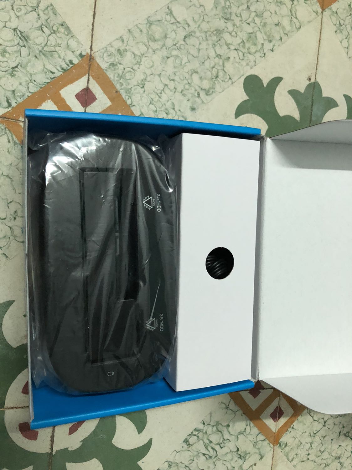 Hàng đóng gói nguyên hộp. Windows 7/ 10 cắm vô là chạy. HDD/ SSD dock của Orico thì ngon lành rồi