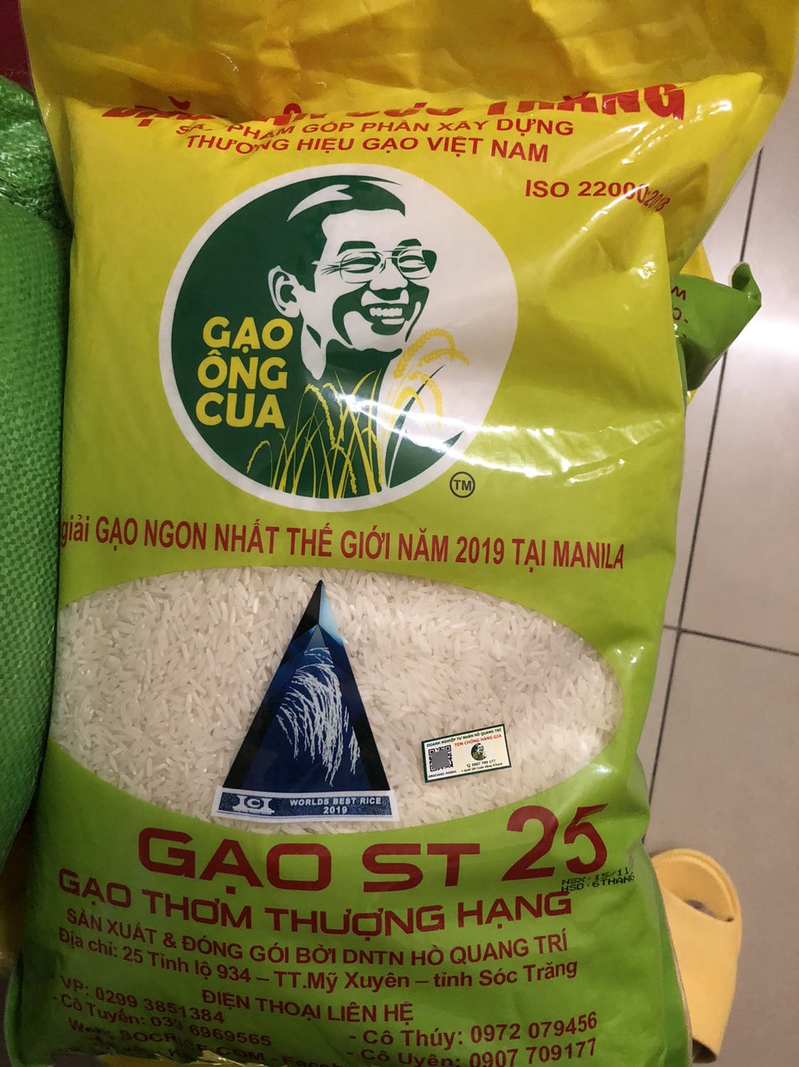 Lần đầu tiên mua gạo ơnline rất hài lòng với dịch vụ của Tiki, giao hàng nhanh, gạo ngon đúng thương hiệu, có cả tem chống hàng giả, giá lại tốt nữa. Date mới tháng 11 luôn. Rất hài lòng, sẽ ủng hộ shop lâu dài Lần đầu tiên mua gạo ơnline rất hài lòng với dịch vụ của Tiki, giao hàng nhanh, gạo ngon đúng thương hiệu, có cả tem chống hàng giả, giá lại tốt nữa. Date mới tháng 11 luôn. Rất hài lòng, sẽ ủng hộ shop lâu dài