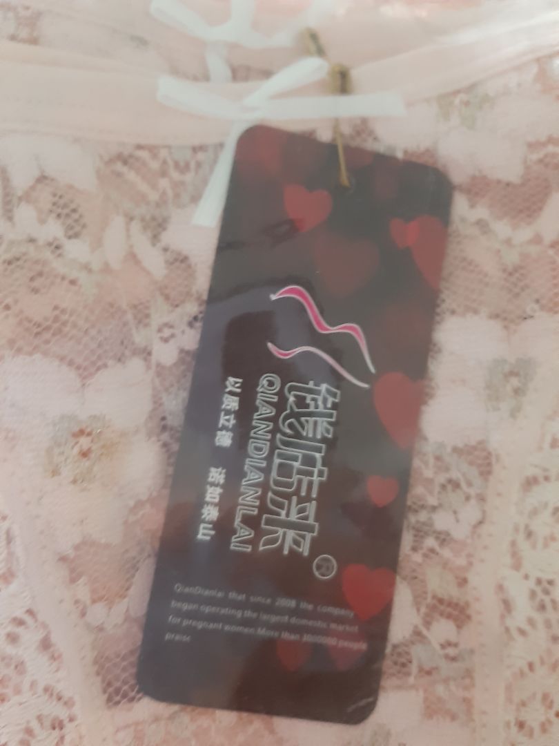 tiki đổi hàng lại cho mình giúp.
mình đặt mẫu trơn, giao hàng mẫu ren. mình k thích mặt ren vì ngứa khó chịu nên k mua quần lót ren từ trước giờ. nếu hết hàng thì hủy đơn cho mình sao shop lại giao hàng khác cho mình. nếu giao nhầm thì cho mình đổi lại đúng mẫu mình đặt nhé. mình mua hàng việt nam mà sao tag lại toàn chữ tàu thế này.