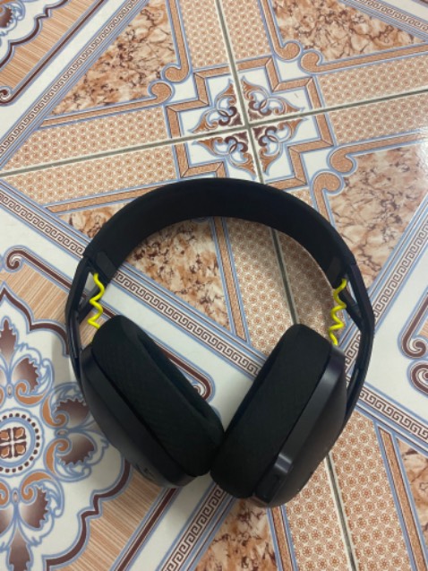 mặc dù ko đeo vừa , shop hỗ trỡ đổi trả