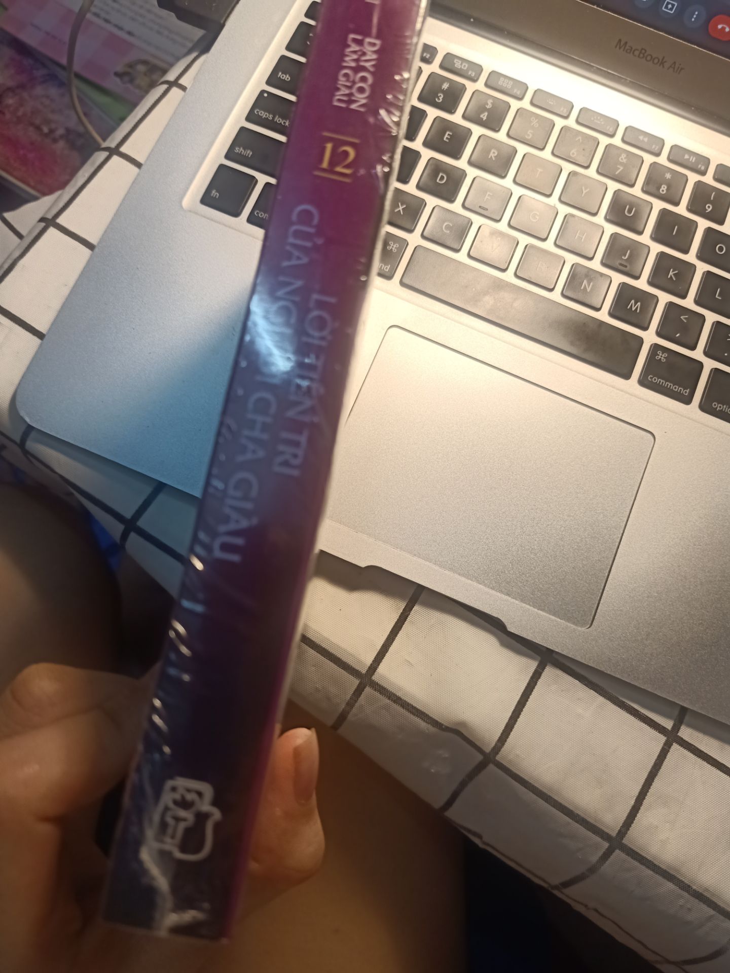 quyển này vẫn chỉnh chu như mọi khi.