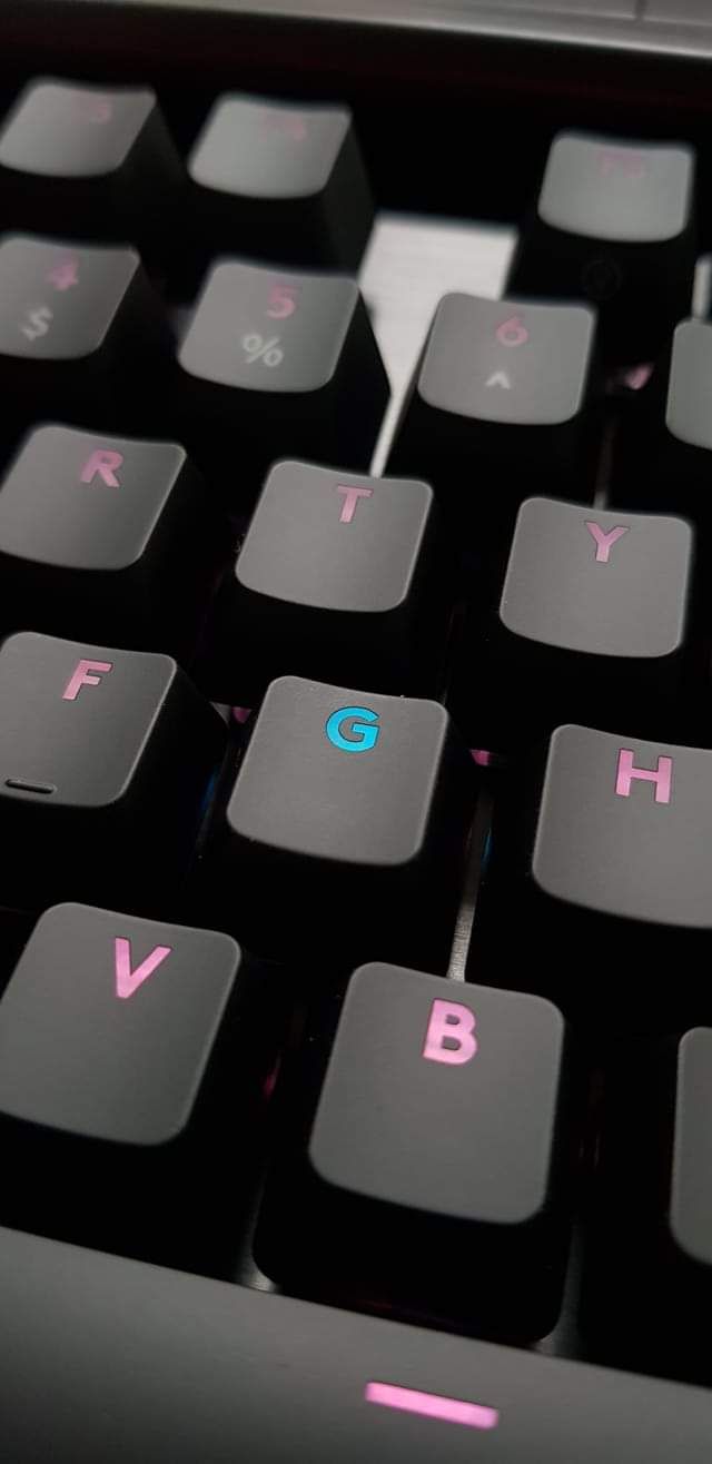 giao hàng nhanh (trong 2h) bọc không được kỹ lắm nhưng may mắn vẫn giữ được dáng hộp, bàn phím đánh nghe rất sướng tai, led đẹp nhưng 1 số chỗ không sáng do led không để chính giữa vì có switch giao hàng nhanh (trong 2h) bọc không được kỹ lắm nhưng may mắn vẫn giữ được dáng hộp, bàn phím đánh nghe rất sướng tai, led đẹp nhưng 1 số chỗ không sáng do led không để chính giữa vì có switch
