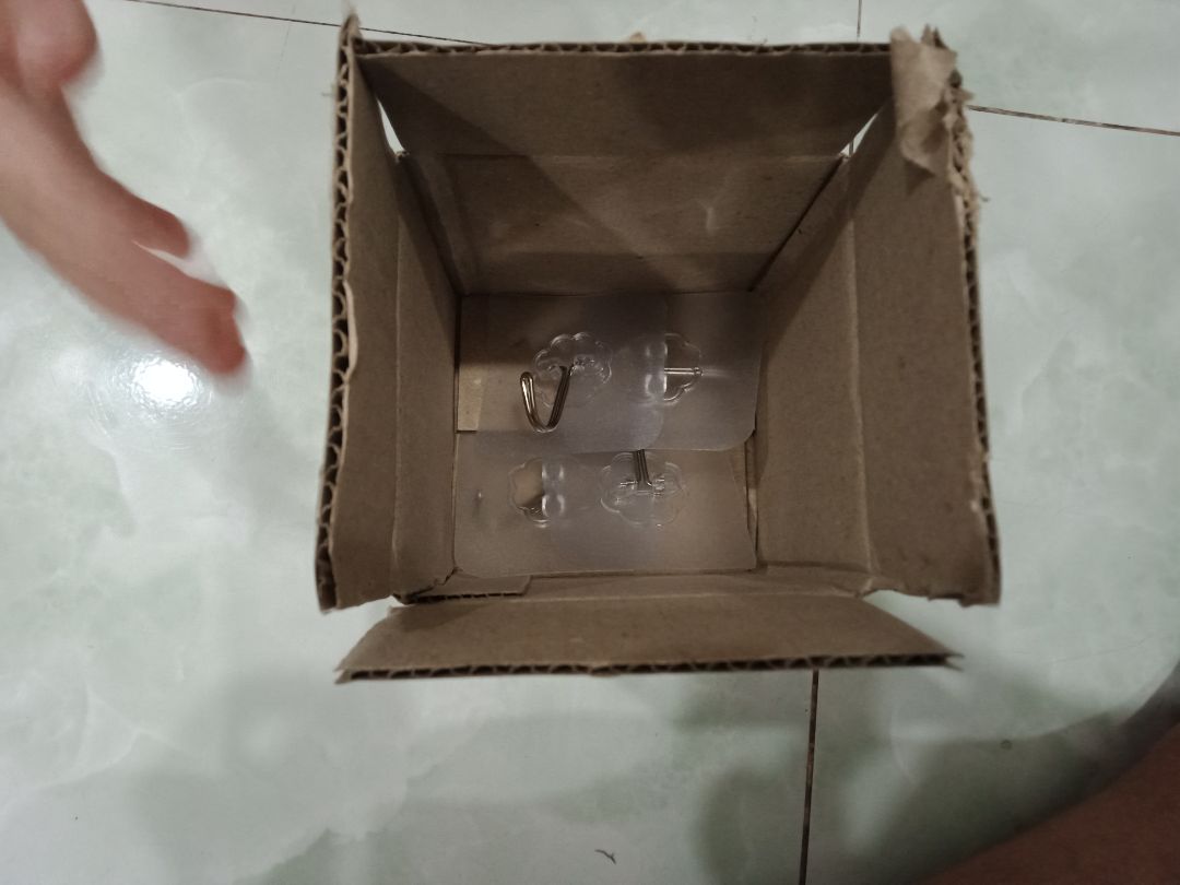 không giống mô tả. 
chán quá