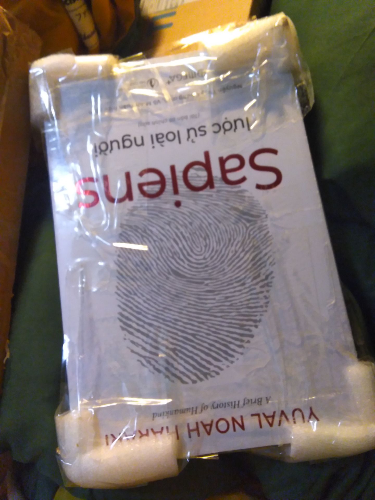 shop đóng gói cẩn thận quá trời, sách đẹp ạ. Giao hàng đúng hẹ luôn nha. Shop 10 điểm.