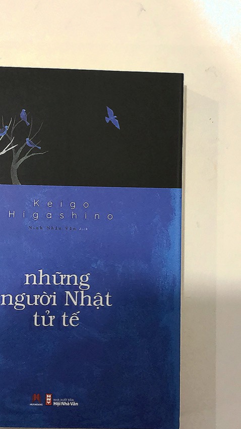 Cuốn này khá hay luôn , mở đầu chuyện khéo đến nỗi mình không nghĩ ra được đoạn tiếp theo sẽ xảy ra chuyện gì, không thể đoán được kết cục dù chie là những mẫu chuyện ngắn. Cuốn mà con ý nghĩa lắm