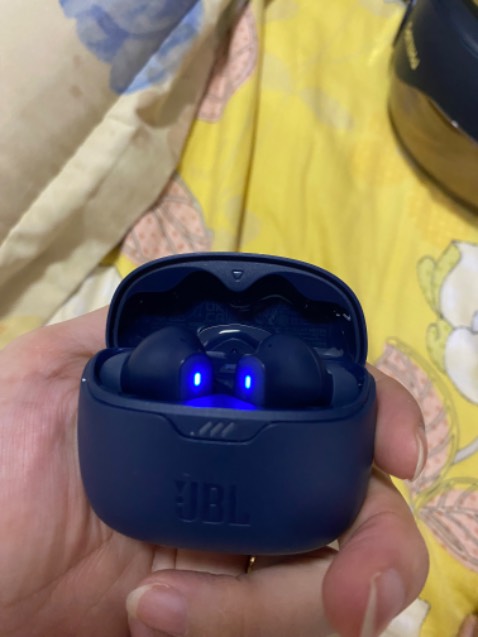 Đẹp , nghe nhạc hay , sản phẩm cầm rất chắc tay , đáng tiền.