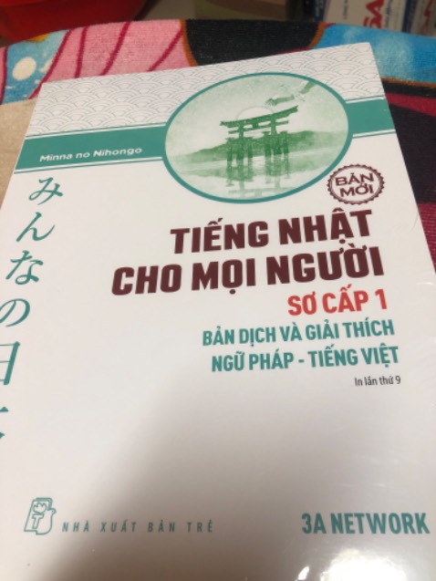 Sách viết chi tiết, minh hoạ dễ hiểu, phù hợp cho người mới bắt đầu.
Này là bản in lần thứ 9, mới nhất