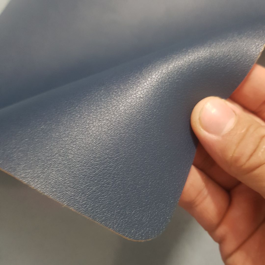 rất dầy dặn và đẹp. trải lên bàn nhìn rất sang và gọn gàng. mới ngày đầu cảm nhận sp rất tốt