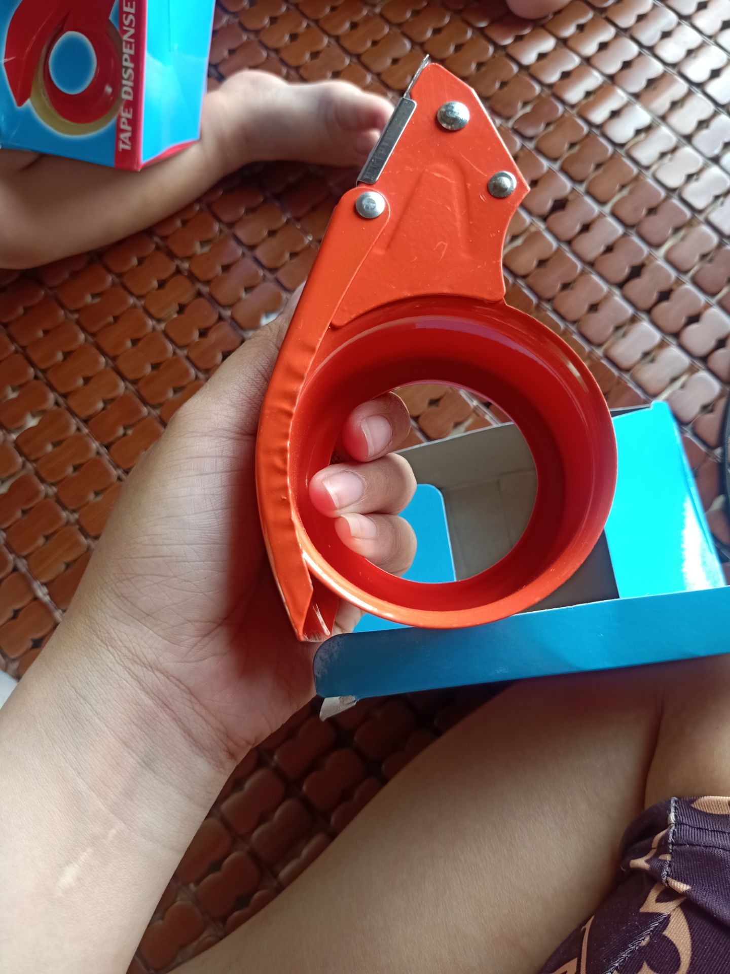 mua băng keo giao đồ cắt là s