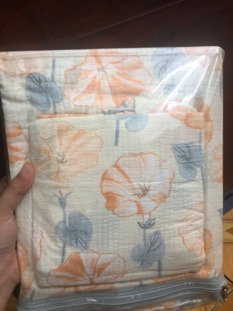 chất liệu ga mền mịn , thoáng mát , thấm hút tốt, 
shop giao hàng nhanh chóng