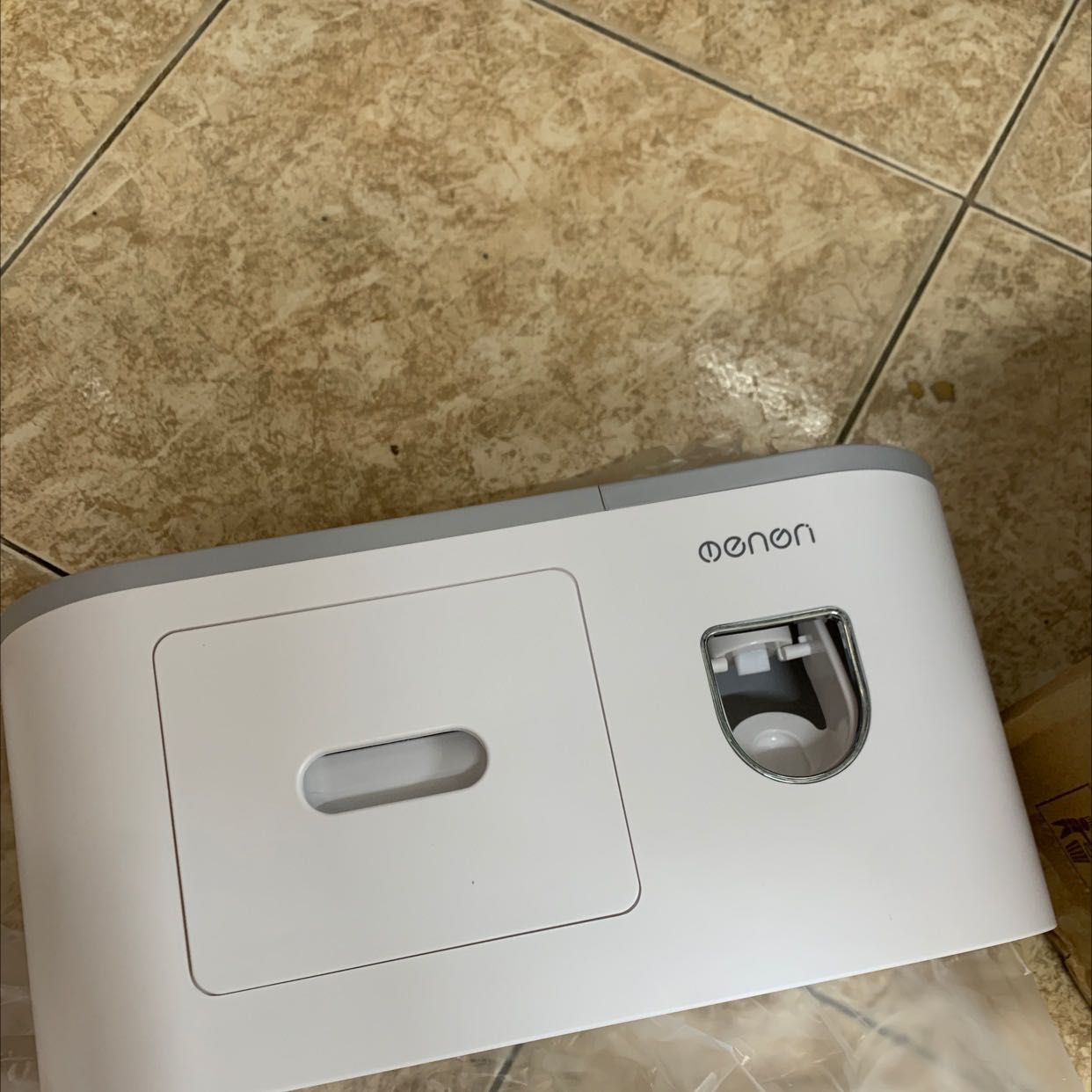 Sản phẩm đẹp chất liệu tốt cứng cáp, giao hàng siêu nhanh đặt hàng hôm trước hôm sau đã giao rồi, còn được tặng stiker nữa xinh lắm