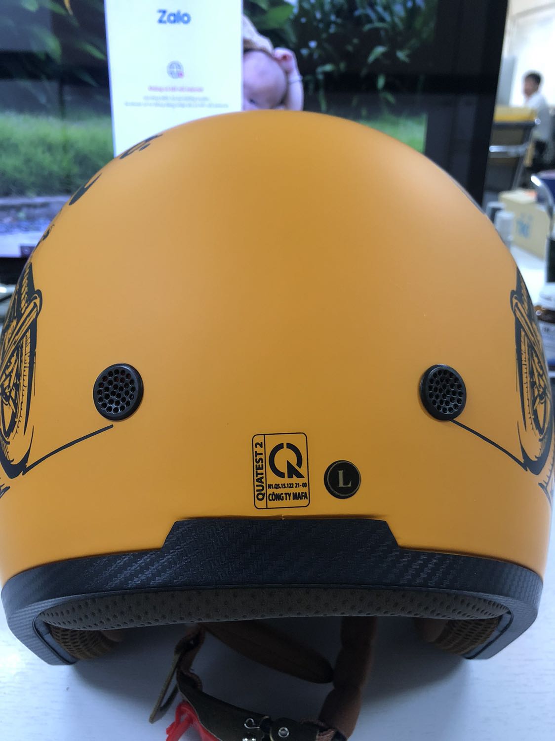 Sản phẩm có nút thông gió bằng nhựa mình ko thik lắm (lần sau shop ghi chú thêm vào phần mô tả sp để kh khỏi nghi ngờ hàng giả nhé).
về chất lượng mình sẽ cập nhật thêm sau khi sử dụng