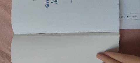 Sách mới mà bị bong keo hết rùi >