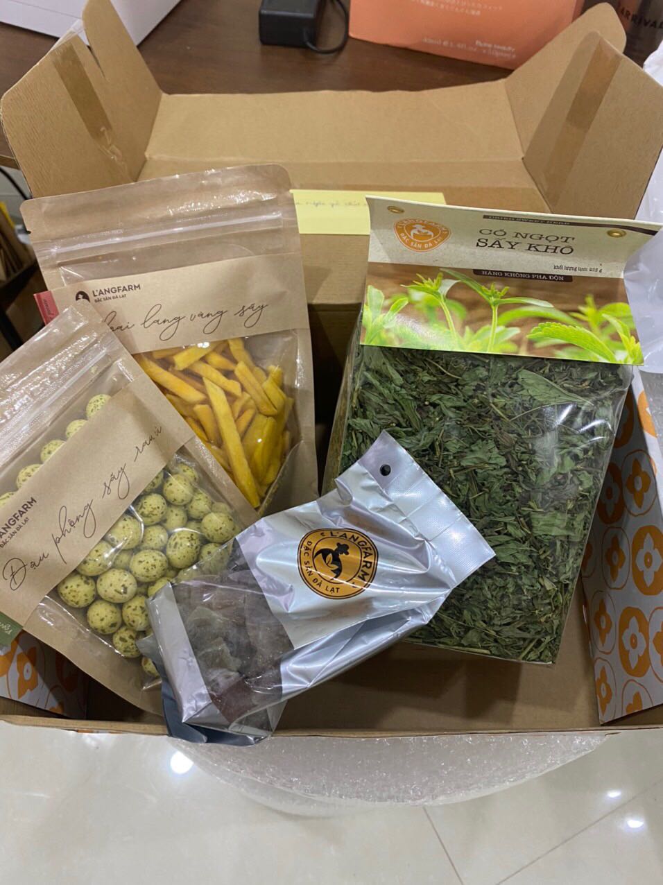 Sản phẩm rất đẹp tốt chắc chắn, shop dễ thương nữa, sẽ ủng hộ shop lần sau