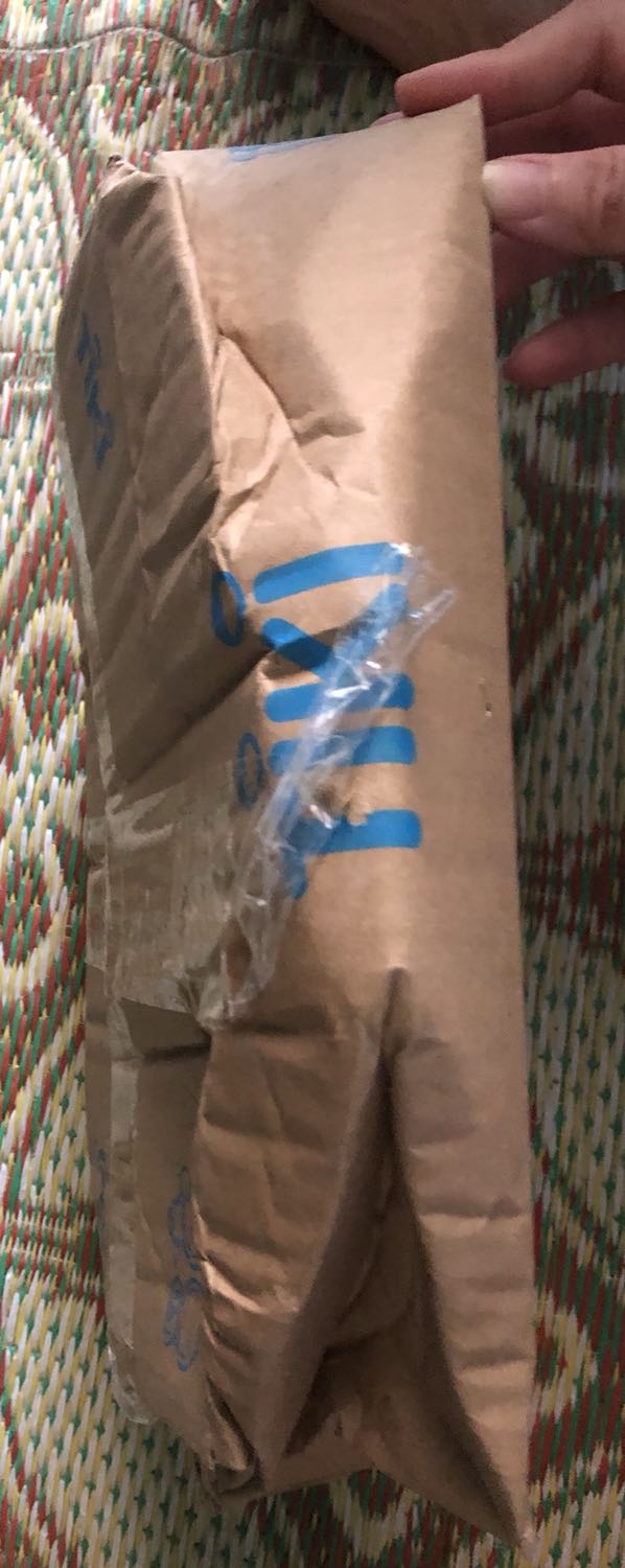 Em sợ bên giao hàng của tiki quá. Hàng cứ quăng quật kiểu này, là ổ điện chứ cái khác chắc nát tươm rồi