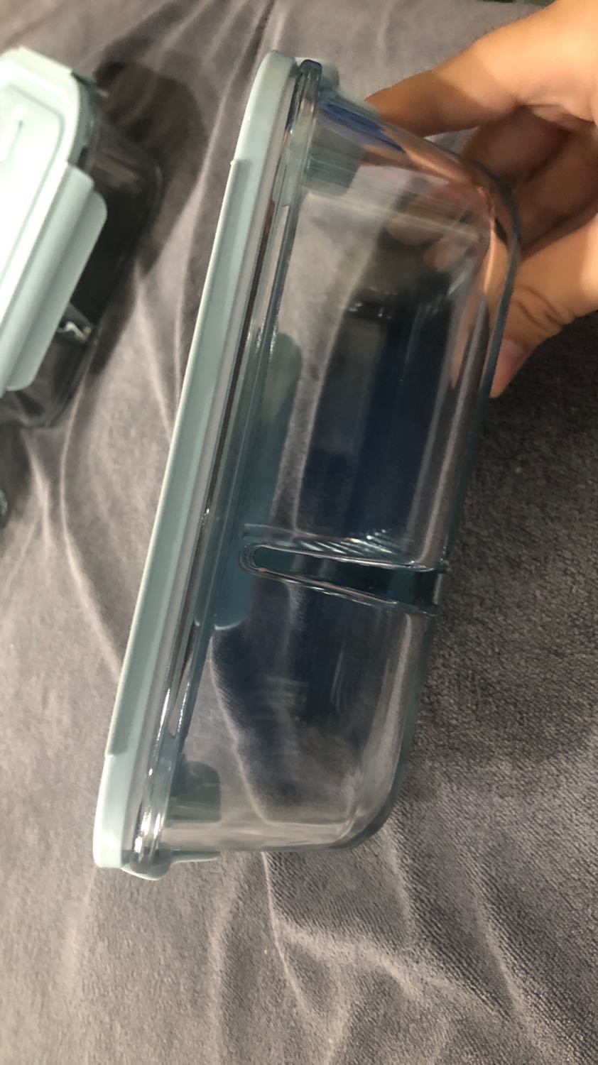 Shop ơi mình có đặt 3 hộp cơm mà có 1 hộp bị lỗi thiếu 1 cái đồ gài á