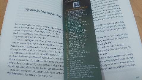 11 truyện ngắn về các vụ án do thám tử Hercule Poirot tham gia từ ăn trộm, bắt cóc, trục lợi bảo hiểm, giết người. Vẫn phong cách điều tra dựa trên suy luận logic và những quan sát thấu đáo, không có bí mật nào là qua mắt được vị thám tử lừng danh.