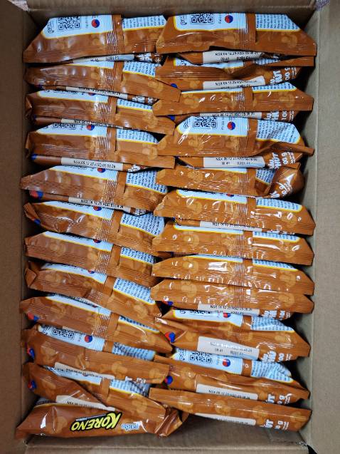 Mì thơm ngon, sợi mì có độ dai ăn rất thích. (Ai không ăn cay được, thì nên chọn vị gà.)